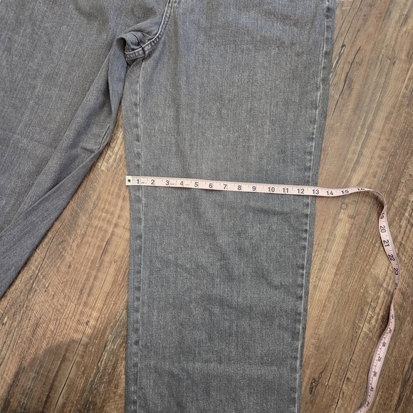 NWT Universal Thread Relaxed Wide Leg Jeans Size 16 Short Gray Wash - Picture 8 of 13